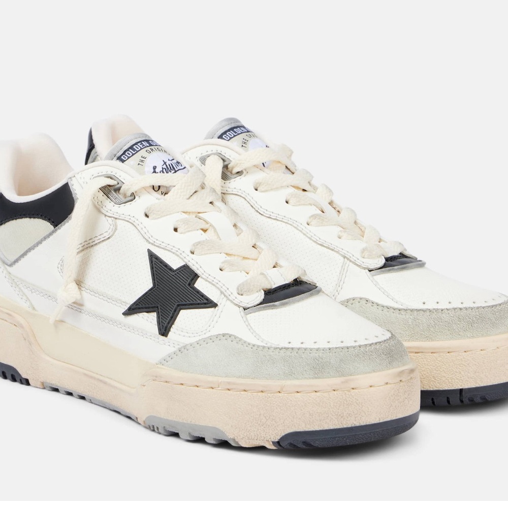 Golden Goose Cream and Black Fourty-Two sneaker